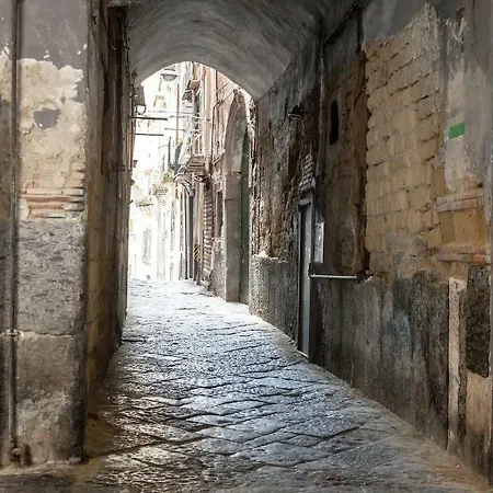 Vecchia Napoli - Tribunali Exterior foto